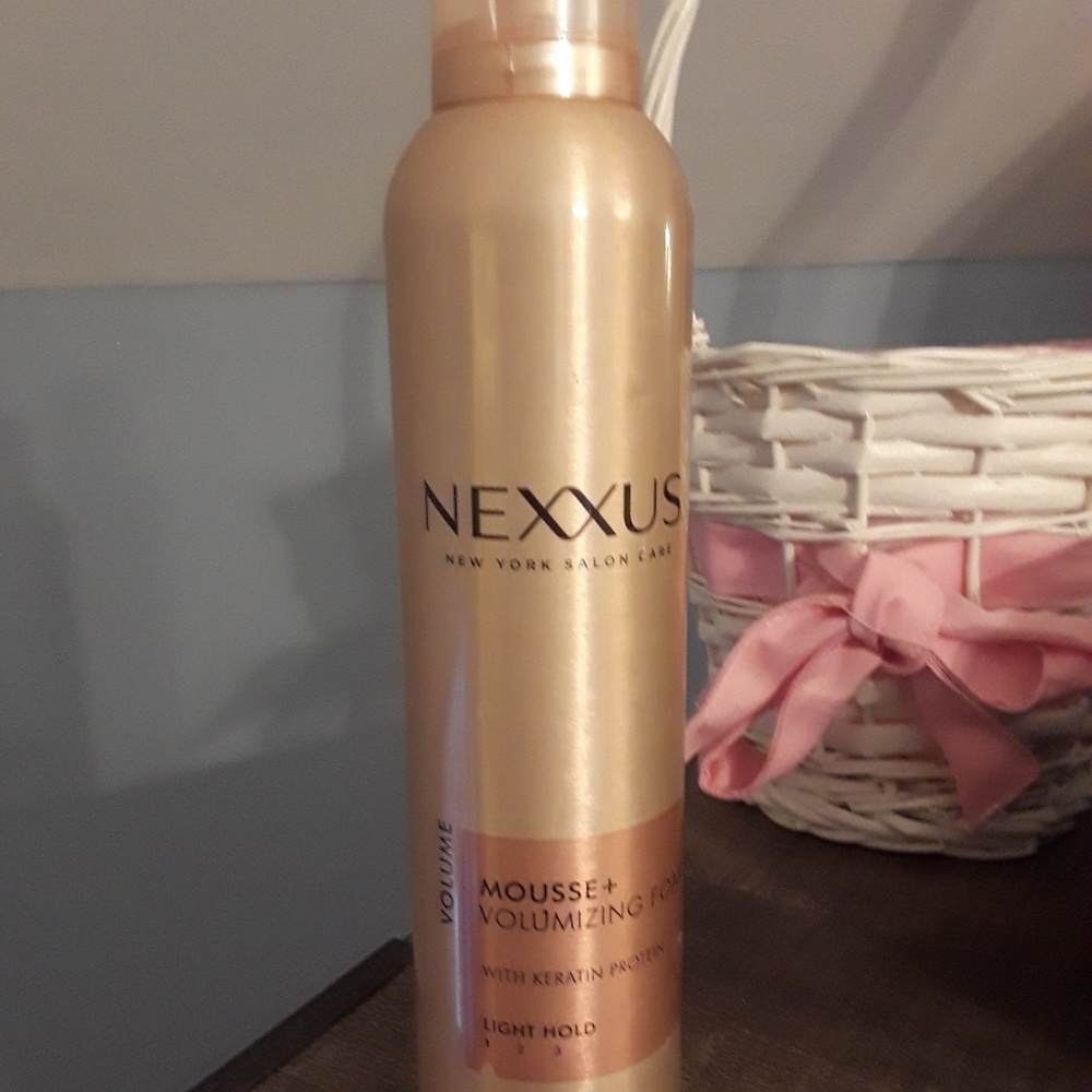 💙💚SOLD💚💙Nexxus volumizing mousse